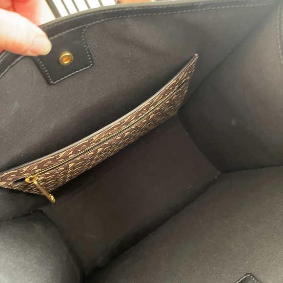 Burberry Large Monogram Stripe E-Canvas Tote Bag - Picture 7 of 12